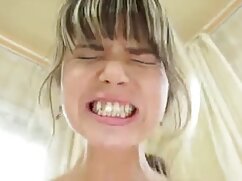 La pauvre fille blanche film porno femmes black est au milieu d'un gangbang interracial