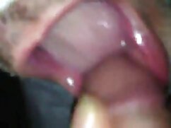 Des étudiantes chaudes sucent la bite d'un professeur en classe pour passer porno lesbienne gratuit un test
