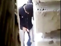 Une blonde coquine et une ado noire se débrouillent avec le mari de l'autre porno x gratuit
