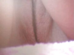 La séance photo d'une petite amie bien roulée se transforme en film porno