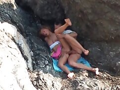 Une milf aux films xxxx cheveux de corbeau apprend à sa fille à bien baiser