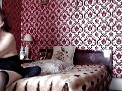 Deux amants sont dans vieux film porno gratuit leur chambre et ils profitent de la baise sensuelle