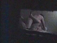 Une brune exotique se fait défoncer meilleur film pornographie les deux trous avec des jouets sexuels