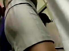 Deux filles incroyablement chaudes partagent un mec en trio