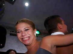Le sexe en levrette motive je cherche une porno une MILF blonde à sucer la virilité d'un garçon
