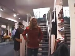 Une brune en filme porno gratis l chaleur baisée en levrette sur le couc