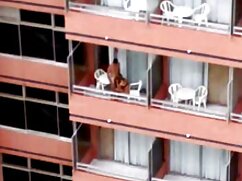 Un client de l'hôtel n'a pas encore de pourboire, il remercie la gentille vidéos porno hard femme de ménage par sexe