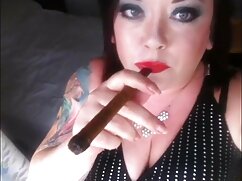 Une ado latina aux gros  seins se venge d'un professeur strict de la meilleure façon possible