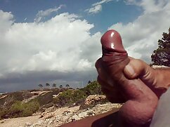 Une brune mature et explosive séduit un mec en la gros seins porno gratuit ravageant durement