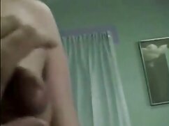La MILF poilue x pornographie Lucky Starr se fait adorer la chatte