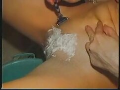 Une milf blonde incroyablement chaude se fait défoncer par son beau-fils