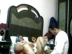 Femme de ménage aux seins naturels percée dans la cuisine par porno dingues gratuit un maître coquin