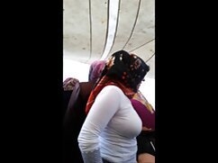 Sexe à quatre en plein porno sexy gratuit air de MILF et de leurs belles-filles lesbiennes