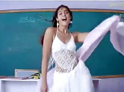 Bombasse brune se video sexe gratuite fait sodomiser par son ex-prof