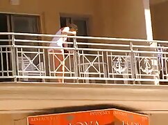 L'homme fait gémir la nounou films x gratuits tukif en lui perçant la chatte dans différentes positions