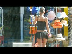 Adorable bébé au gingembre a une interaction génitale  de style POV