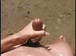 Chatte de style POV hardcore  martèle avec une nana séduisante