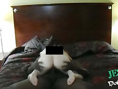 Babe à l'air ringard est en fait une tigresse sexuelle  qualifiée